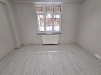 Esenler Tuna Mah 2+1 Dağ Yoluna Yakın 80 m2 Yüksek Giriş