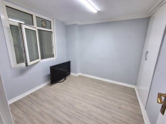 Bahçelievler Soğanlı Meydan'da 3+1 Arsa Tapulu 1999 Yapımı Bahçe Katı
