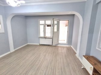 Bahçelievler Soğanlı Meydan'da 3+1 Arsa Tapulu 1999 Yapımı Bahçe Katı