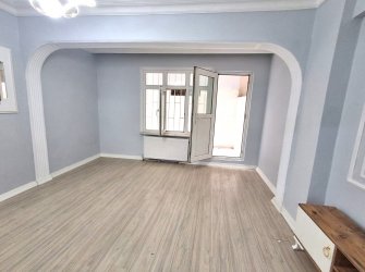 Bahçelievler Soğanlı Meydan'da 3+1 Arsa Tapulu 1999 Yapımı Bahçe Katı