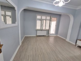 Bahçelievler Soğanlı Meydan'da 3+1 Arsa Tapulu 1999 Yapımı Bahçe Katı