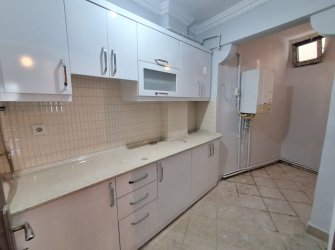 Bahçelievler Camlıkahve'de 1,Kat İçi Yapılı 2+1 Kiralık Daire 