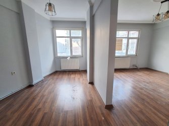 Bahçelievler Camlıkahve'de 1,Kat İçi Yapılı 2+1 Kiralık Daire 