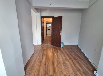 Bahçelievler Camlıkahve'de 1,Kat İçi Yapılı 2+1 Kiralık Daire 
