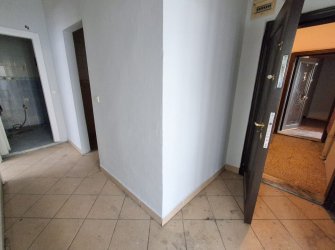 Bahçelievler Camlıkahve'de 1,Kat 2+1 Köşe Balkonlu 60 m2 Daire 