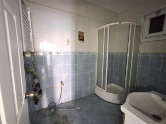 Bahçelievler Camlıkahve'de 1,Kat 2+1 Köşe Balkonlu 60 m2 Daire 