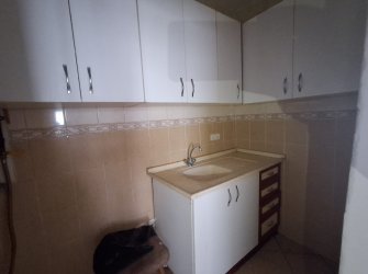 Bahçelievler Camlıkahve'de 1,Kat 2+1 Köşe Balkonlu 60 m2 Daire 