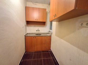Bahçelievler Camlıkahve Meydan'da 2,Kat Kiralık 2+1 Köşe Balkonlu