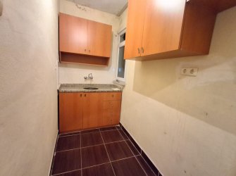 Bahçelievler Camlıkahve Meydan'da 2,Kat Kiralık 2+1 Köşe Balkonlu