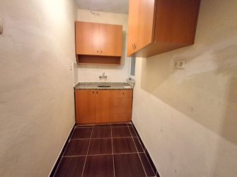 Bahçelievler Camlıkahve Meydan'da 2,Kat Kiralık 2+1 Köşe Balkonlu