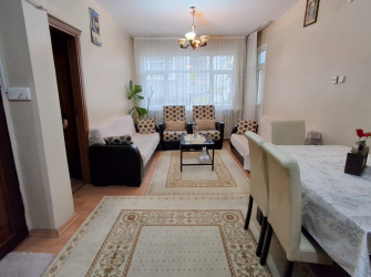 Bahçelievler Camlıkahve'de 1,Kat Kredili 3+1 Ön Cephe 100 m2 Balkonlu