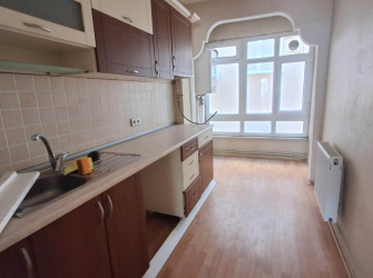 Bahçelievler Camlıkahve'de 3,Kat Balkonlu 90 m2 Ön Cephe 2+1 Daire