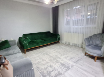 Güngören Camlıkahve'de 3+1 Kat Mülkiyetli 100 m2 Bahçe Katı 19 Yıllık