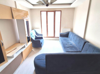 Güngören'de Tramvaya Yakın 2+1 Asansörlü 3,Kat 10 Yıllık Bina 