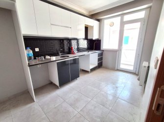 Güngören'de Alt Kat 3+1 Üst Kat 2+1 Ayrı Girişli 200 m2 Dubleks