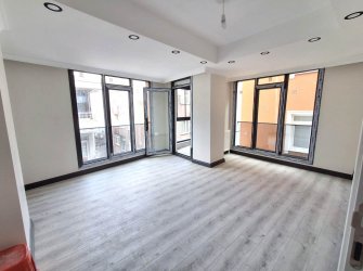 Bahçelievler Parseller'de 5,Kat Ön Cephe 2+1 Sıfır 80 m2 Asansörlü
