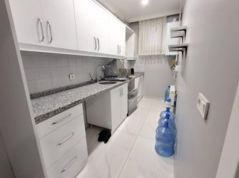 Güngören Güven'de 2+1 İskanlı 70 m2 Bahçe Katı 2 Yıllık Bina