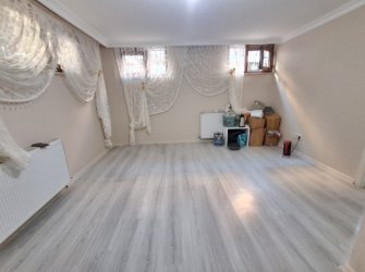 Güngören'de Tramvaya Yakın 2+1 Bahçe Katı 12 Yıllık Bina 80 m2