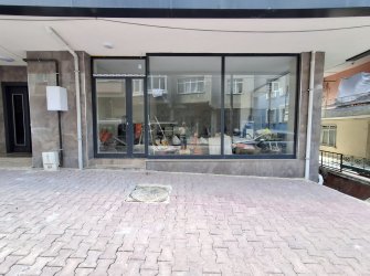 Bahçelievler'de Metroya Yakın 140 m2 Kiralık Düz Giriş Sıfır Dükkan 
