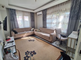 Bahçelievler'de Kapalı Otoparklı 2+1 Kat Mülkiyetli 80 m2 Bahçe Katı