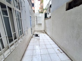 Bahçelievler Soğanlı Meydan'da 3+1 Arsa Tapulu 1999 Yapımı Bahçe Katı